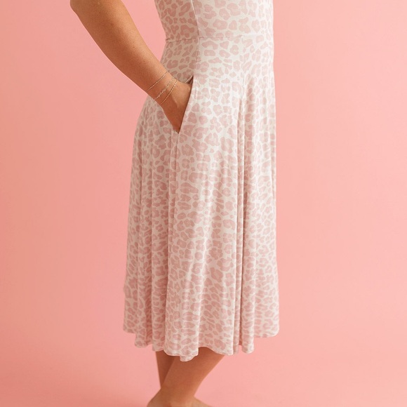 🆕 Posh Peanut Women's Scoop Midi Dress | Delaney NIB - Picture 5 of 7